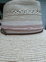 Light vented hat with neutral, cream and shimmer