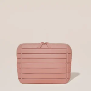 The small blush traveller